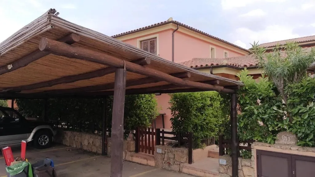 Casa de Férias House In Residence With Swimming Pool 2 Km From The Sea Murta Maria Itália