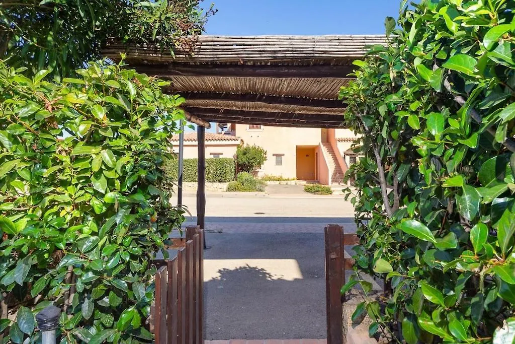 House In Residence With Swimming Pool 2 Km From The Sea Murta Maria Itália